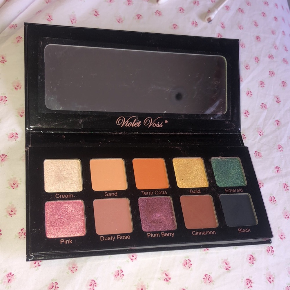 Violet Voss Essentials Eyeshadow Palette